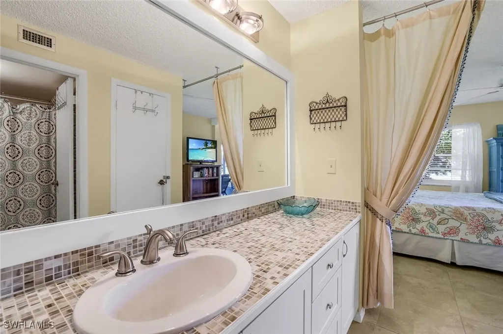 1087 Forest Lakes Drive Naples FL 34105
