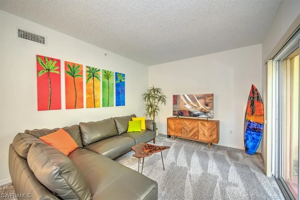 Fort Myers FL, 15590 Ocean Walk Circle, Unit 111