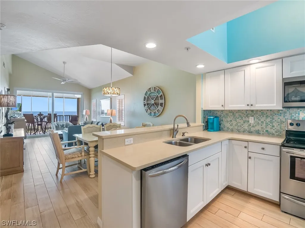 255 Periwinkle Way Sanibel FL 33957