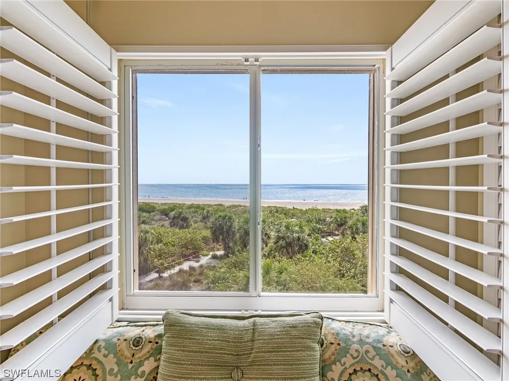 255 Periwinkle Way Sanibel FL 33957