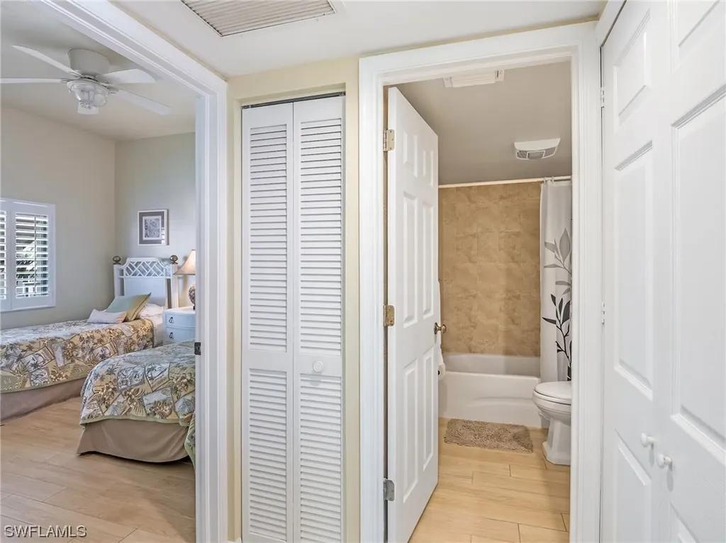 255 Periwinkle Way Sanibel FL 33957