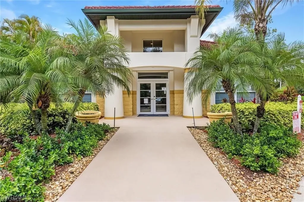 11490 Villa Grand Fort Myers FL 33913