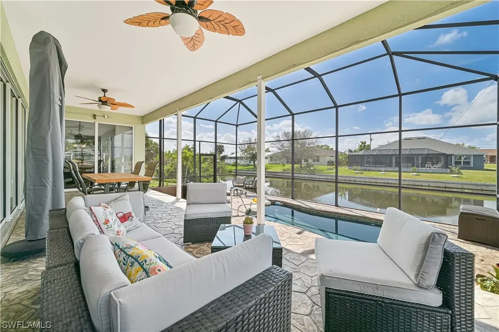 926 SW 8th Place Cape Coral FL 33991