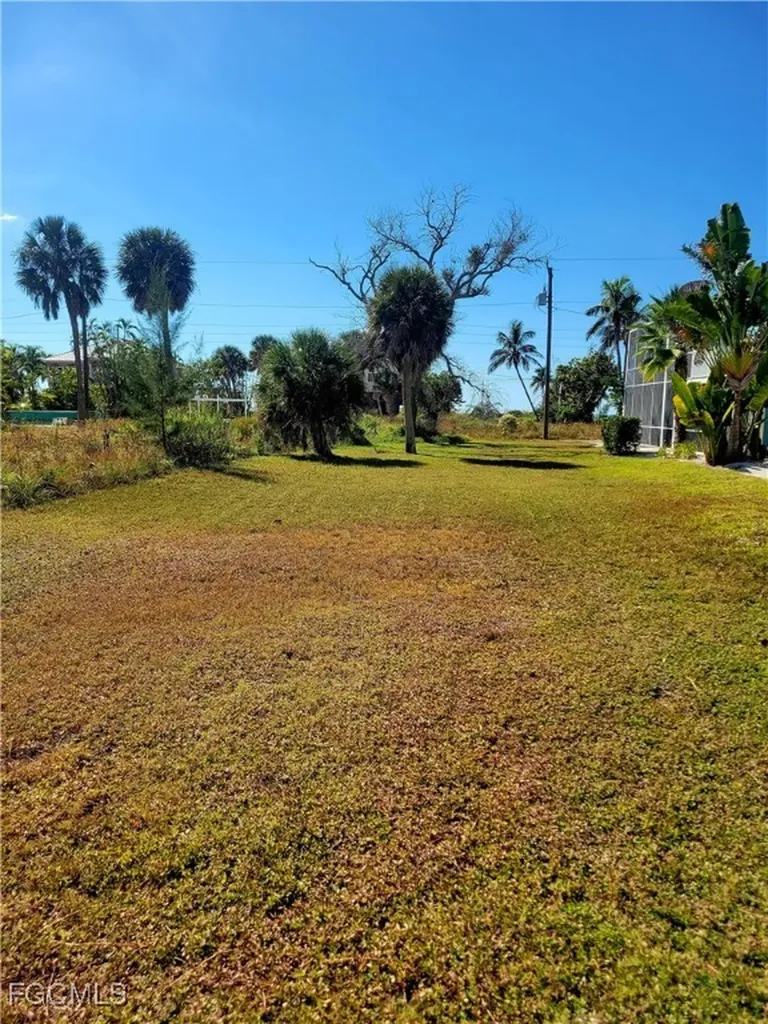 5840 Lauder Street Fort Myers Beach FL 33931