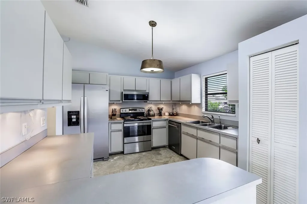 19060 Murcott Drive W Fort Myers FL 33967
