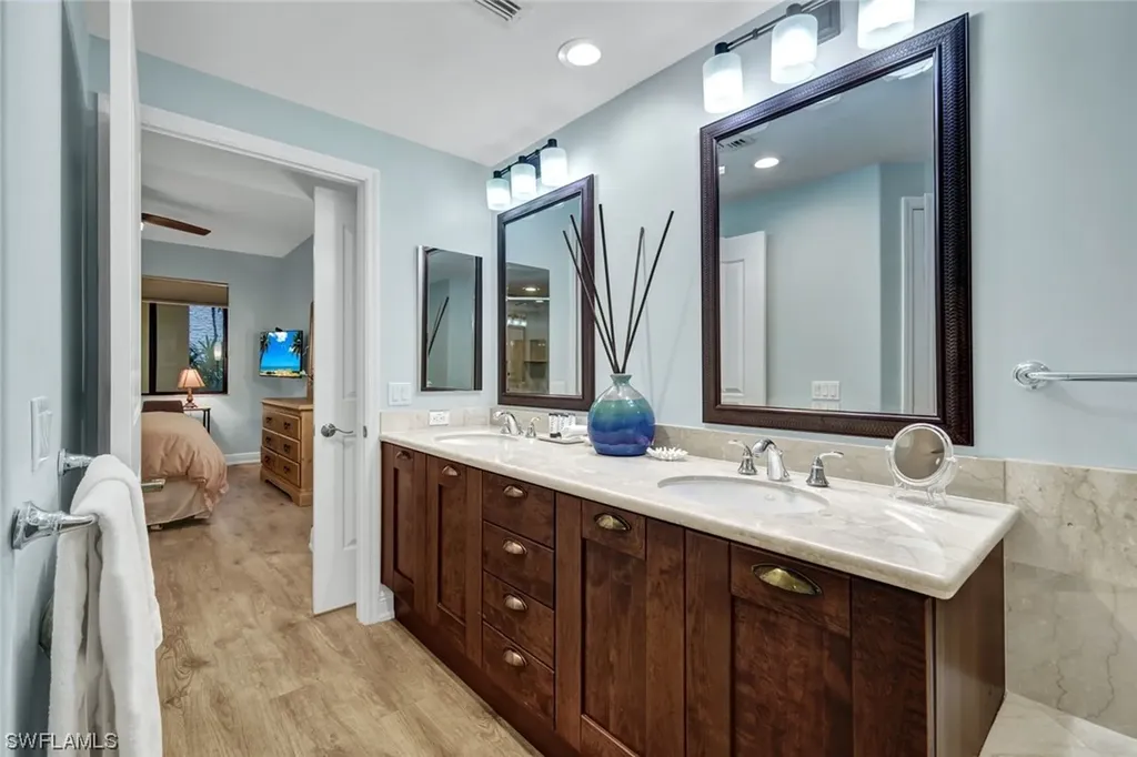 965 Sandpiper Street Naples FL 34102