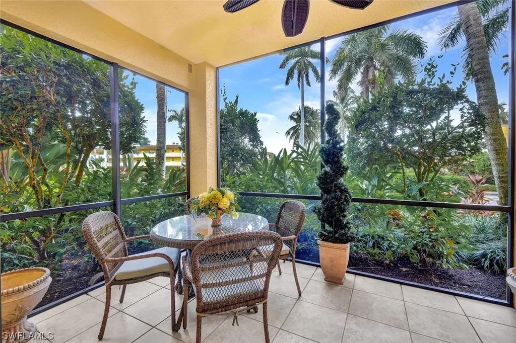 965 Sandpiper Street Naples FL 34102