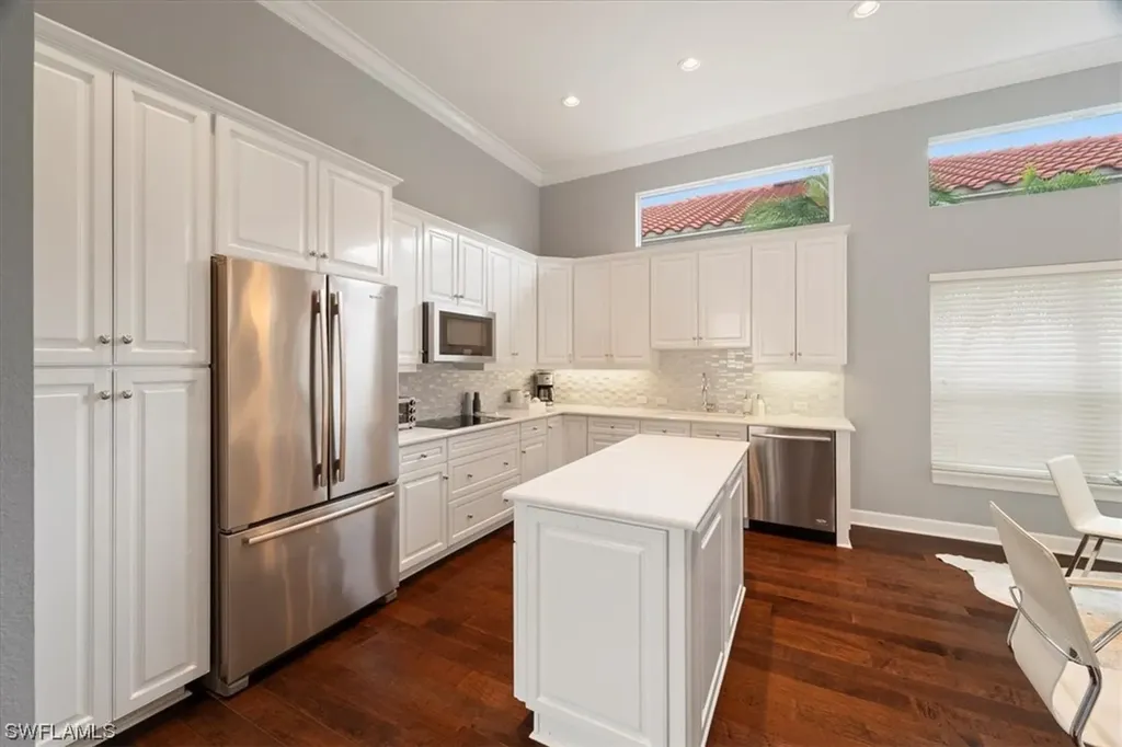 1467 Via Portofino Naples FL 34108