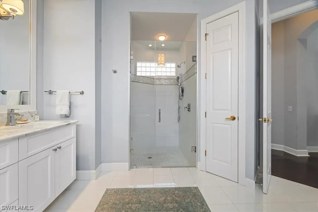 1467 Via Portofino Naples FL 34108