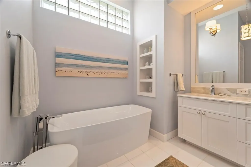 1467 Via Portofino Naples FL 34108