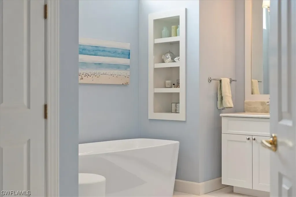 1467 Via Portofino Naples FL 34108