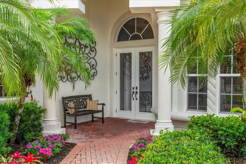 1467 Via Portofino Naples FL 34108