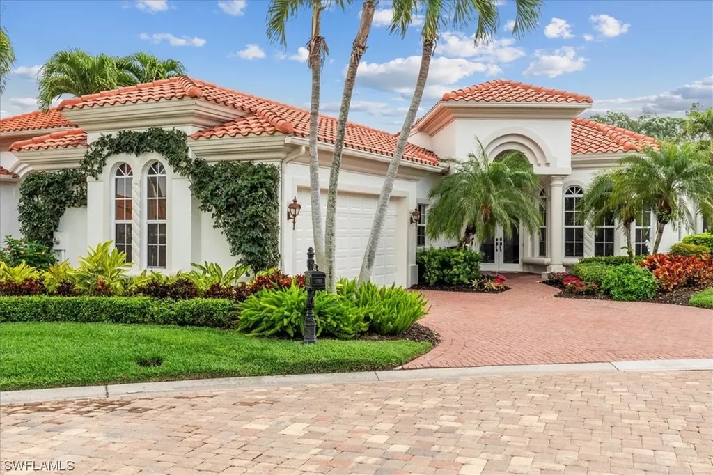 1467 Via Portofino Naples FL 34108