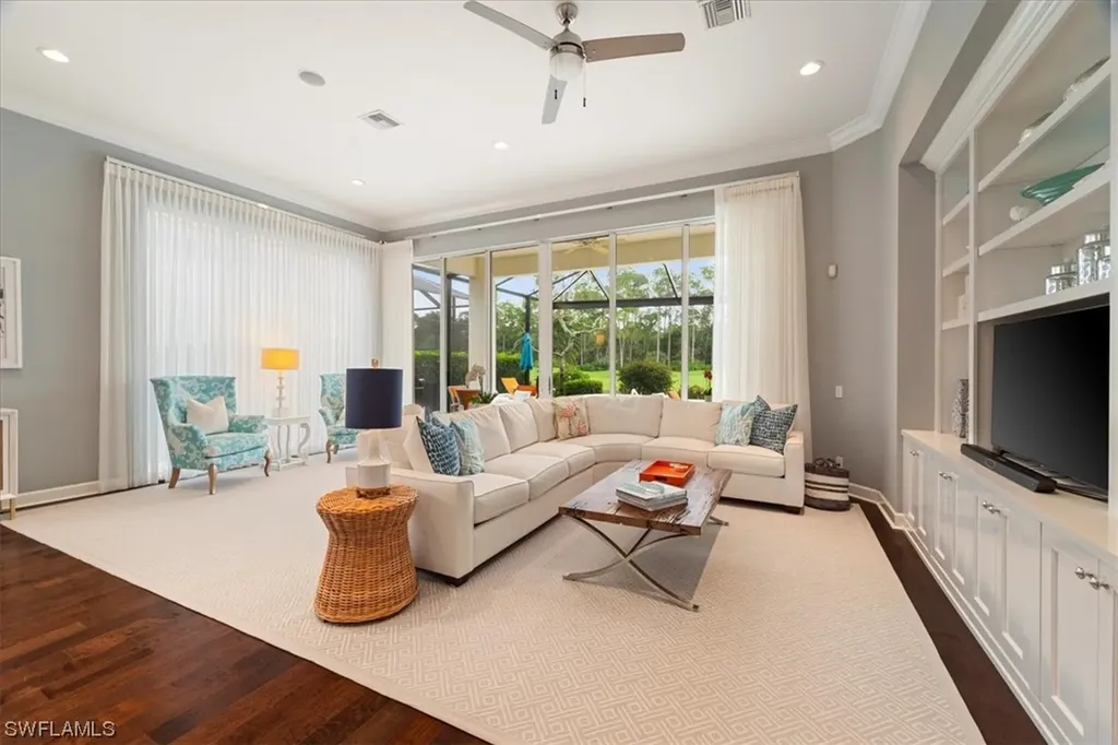 1467 Via Portofino Naples FL 34108