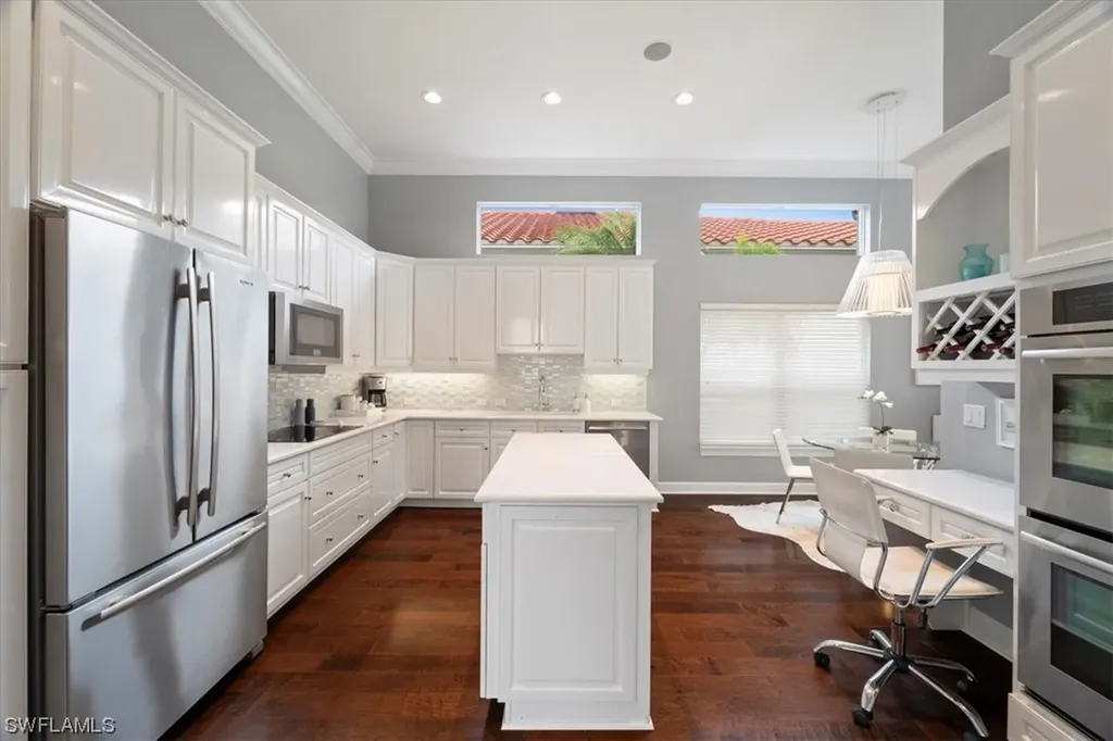 1467 Via Portofino Naples FL 34108