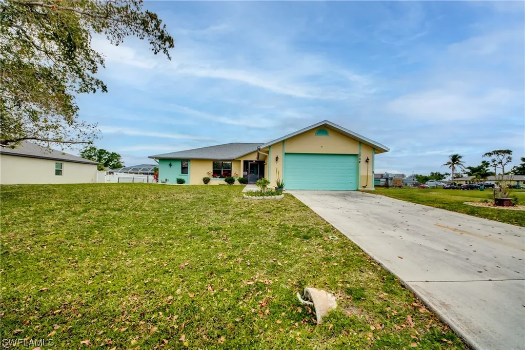 1708 SW 3rd Place Cape Coral FL 33991
