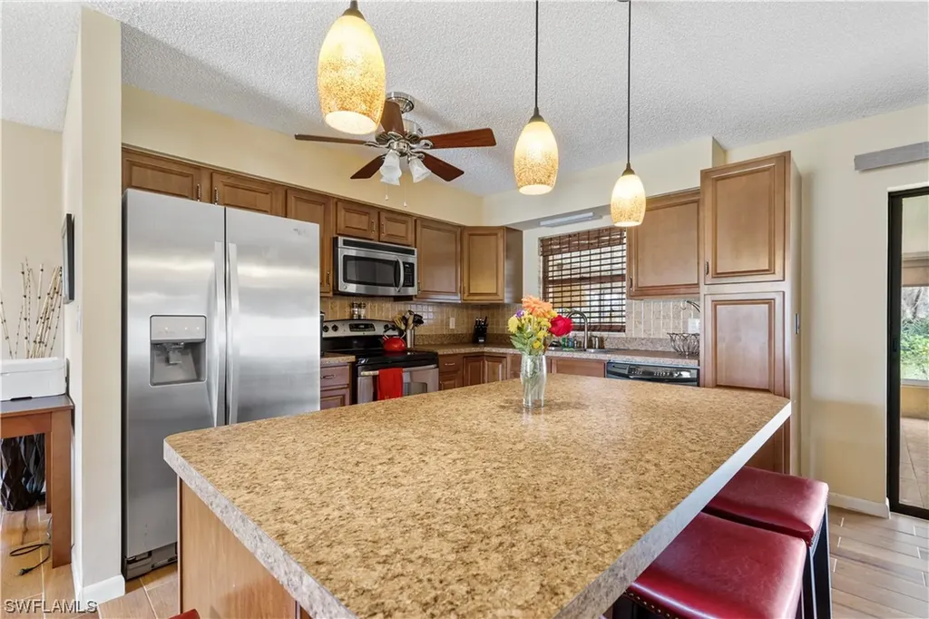 2021 Se 8th Avenue Cape Coral FL 33990