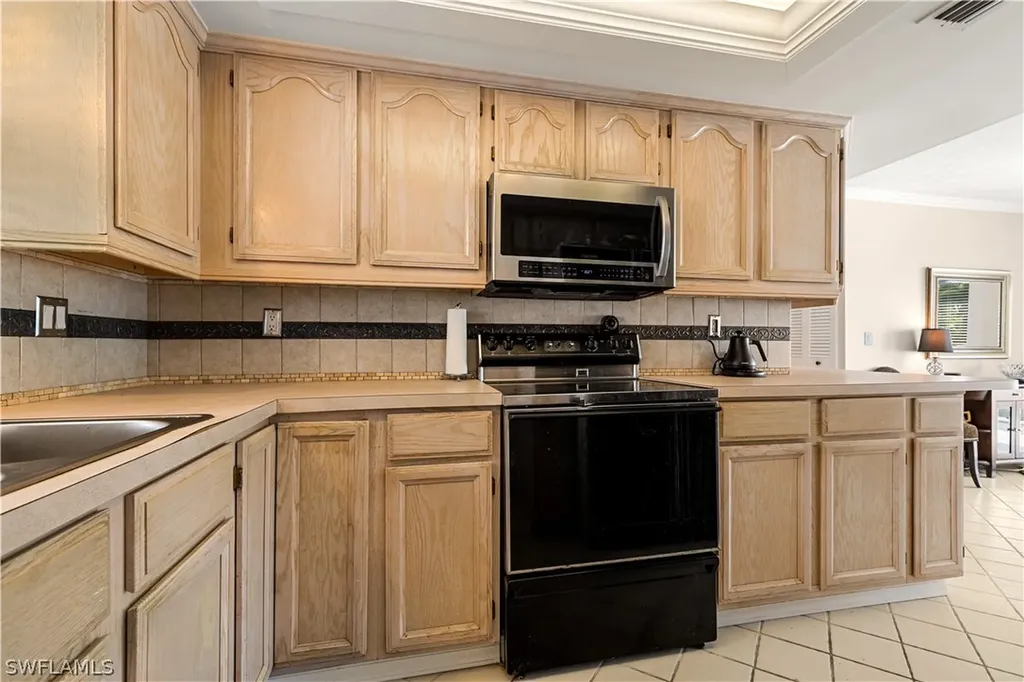 4218 SE 20th Place Cape Coral FL 33904