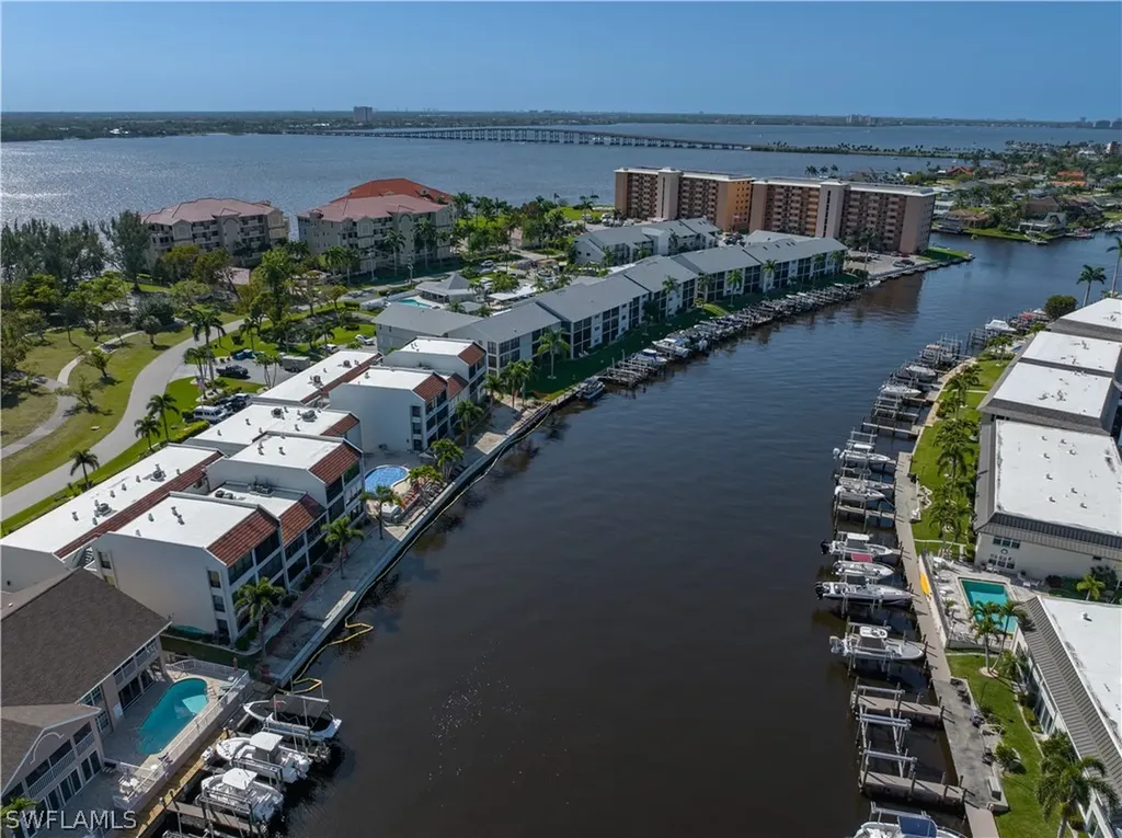 4218 SE 20th Place Cape Coral FL 33904