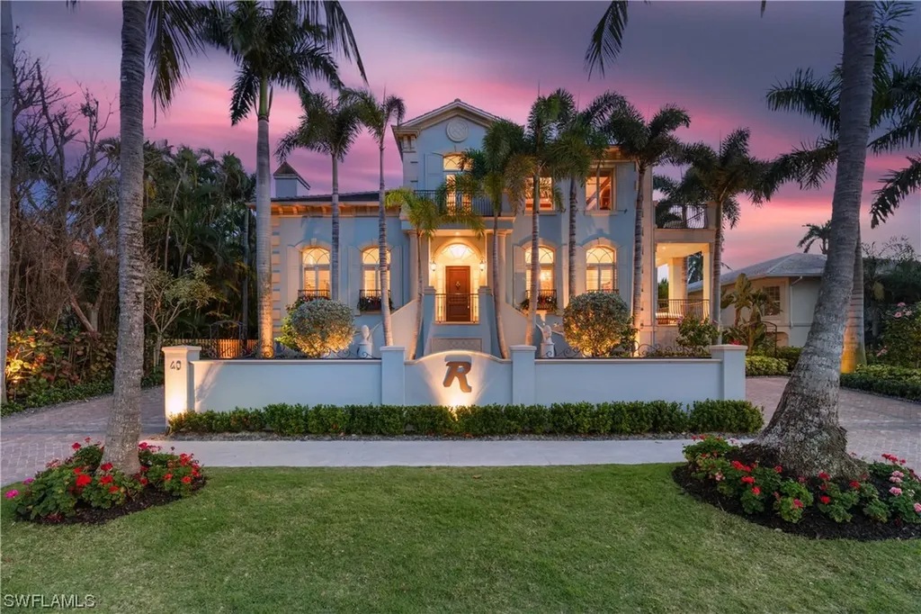 40 5th Avenue S Naples FL 34102
