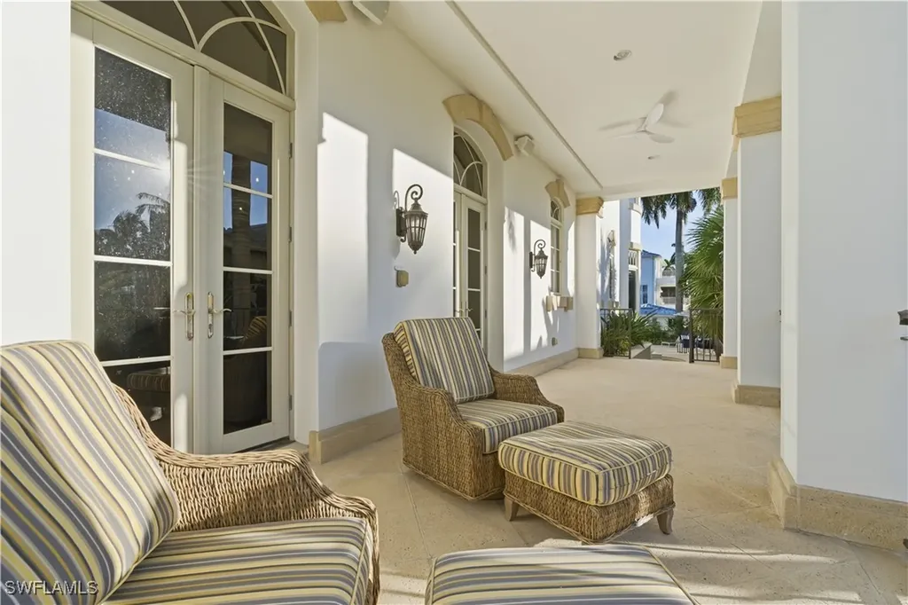 40 5th Avenue S Naples FL 34102