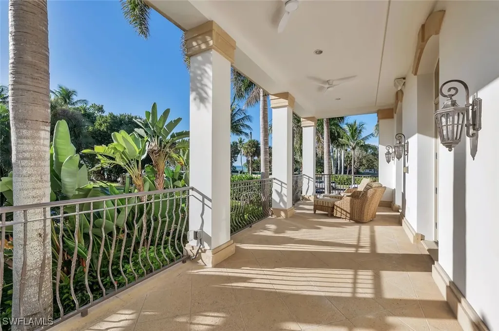 40 5th Avenue S Naples FL 34102