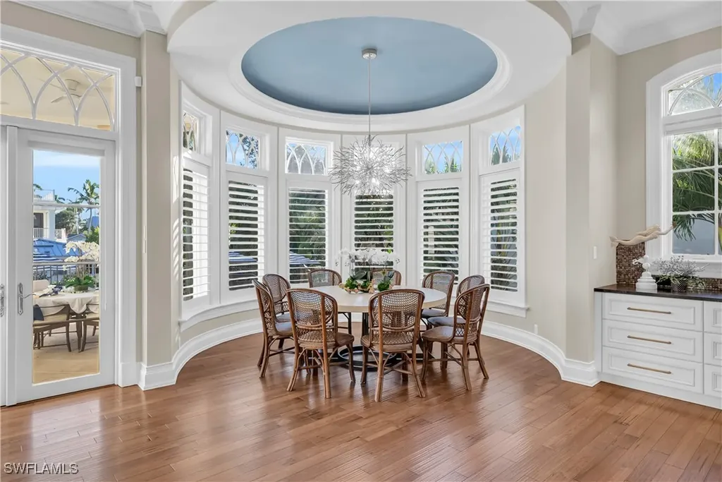 40 5th Avenue S Naples FL 34102