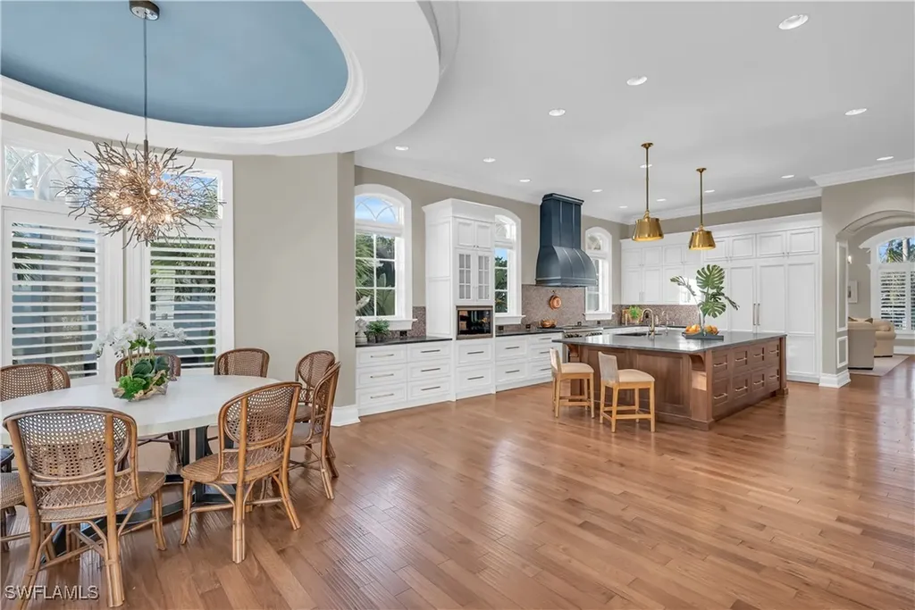 40 5th Avenue S Naples FL 34102