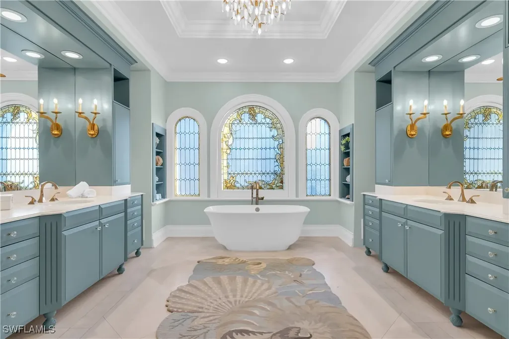 40 5th Avenue S Naples FL 34102