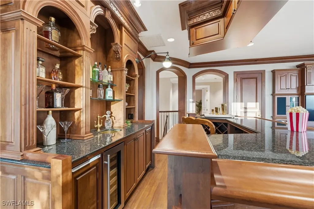 40 5th Avenue S Naples FL 34102