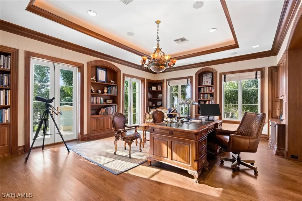 40 5th Avenue S Naples FL 34102