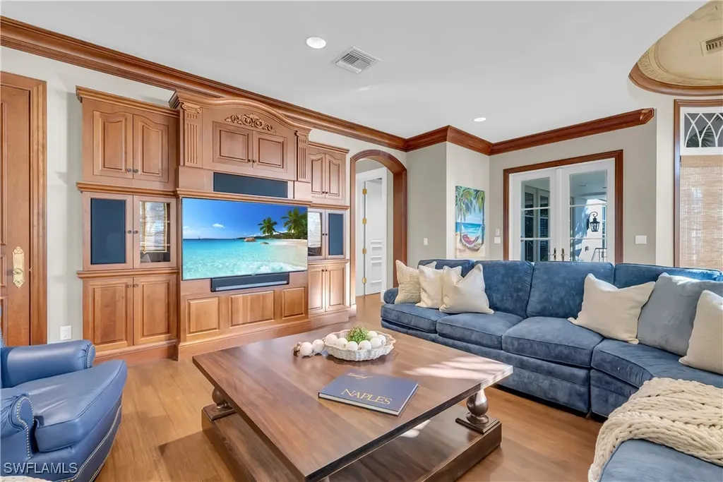 40 5th Avenue S Naples FL 34102