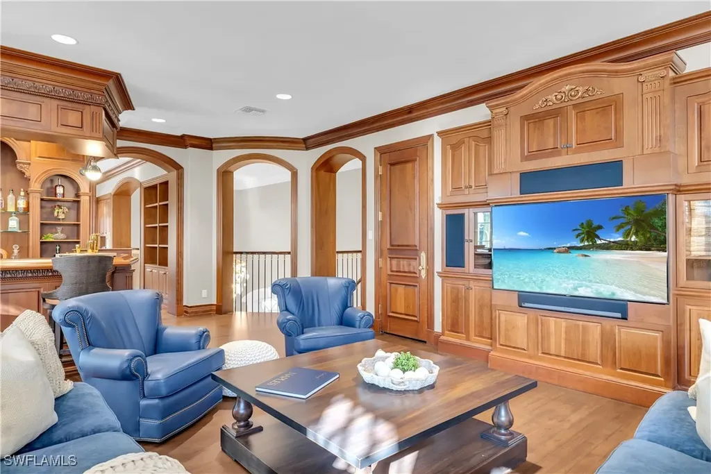 40 5th Avenue S Naples FL 34102