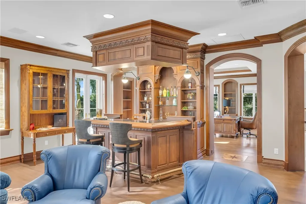 40 5th Avenue S Naples FL 34102