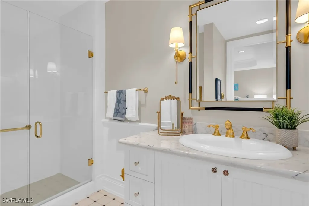 40 5th Avenue S Naples FL 34102