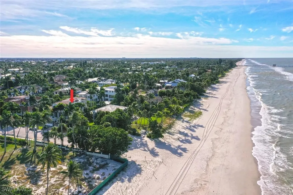 40 5th Avenue S Naples FL 34102