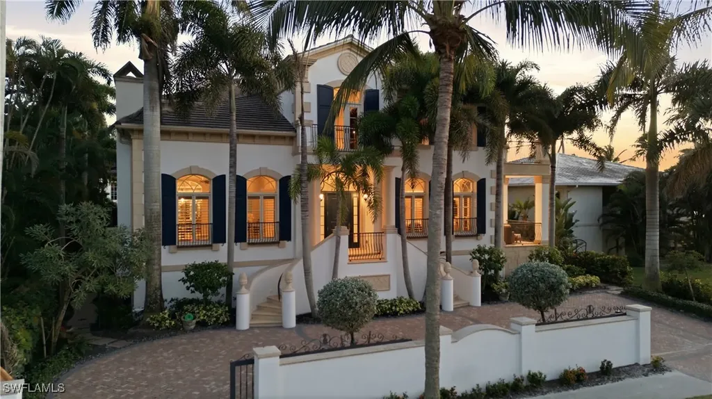 40 5th Avenue S Naples FL 34102