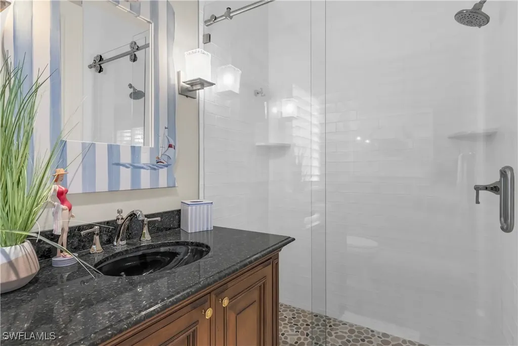 40 5th Avenue S Naples FL 34102