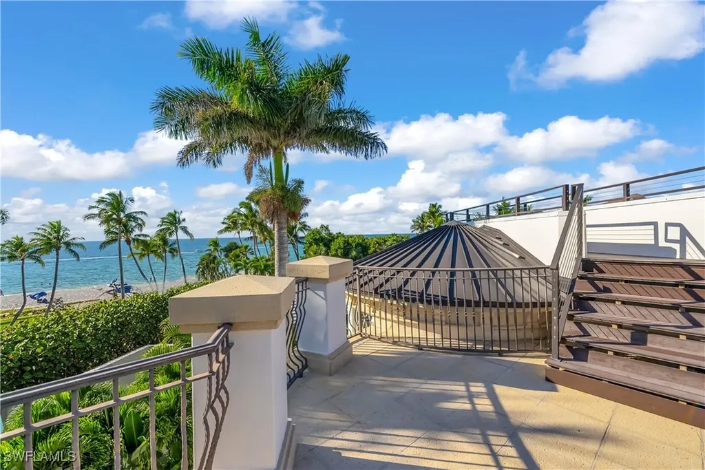 40 5th Avenue S Naples FL 34102