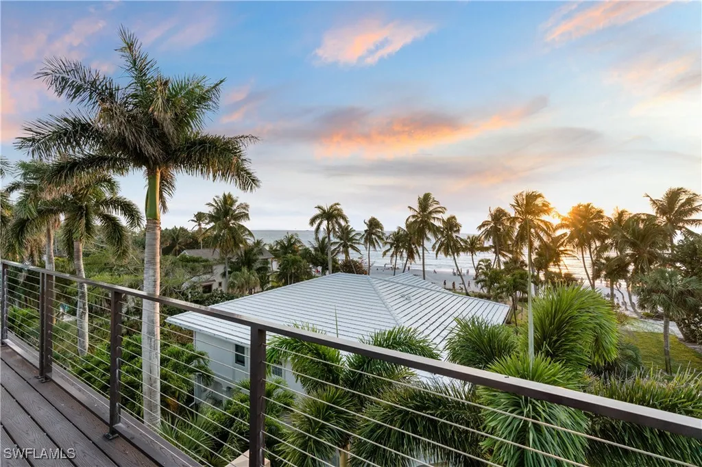 40 5th Avenue S Naples FL 34102