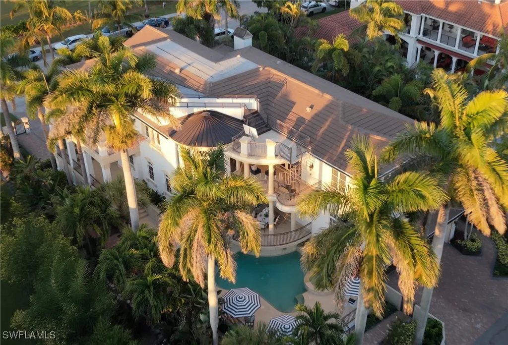 40 5th Avenue S Naples FL 34102