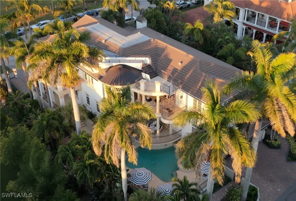 40 5th Avenue S Naples FL 34102