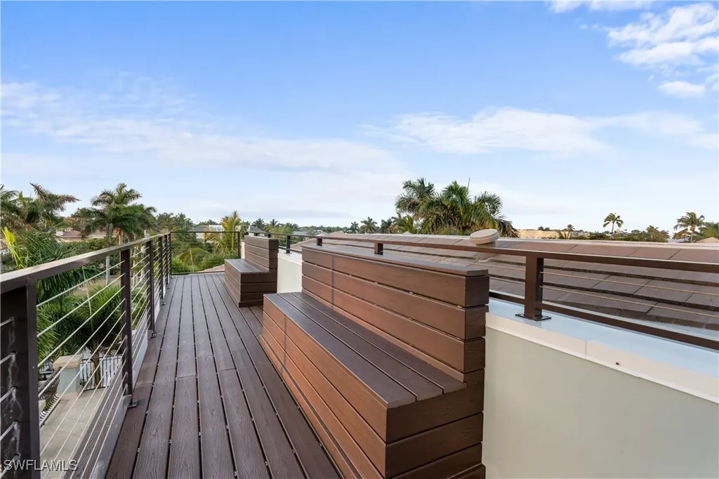 40 5th Avenue S Naples FL 34102