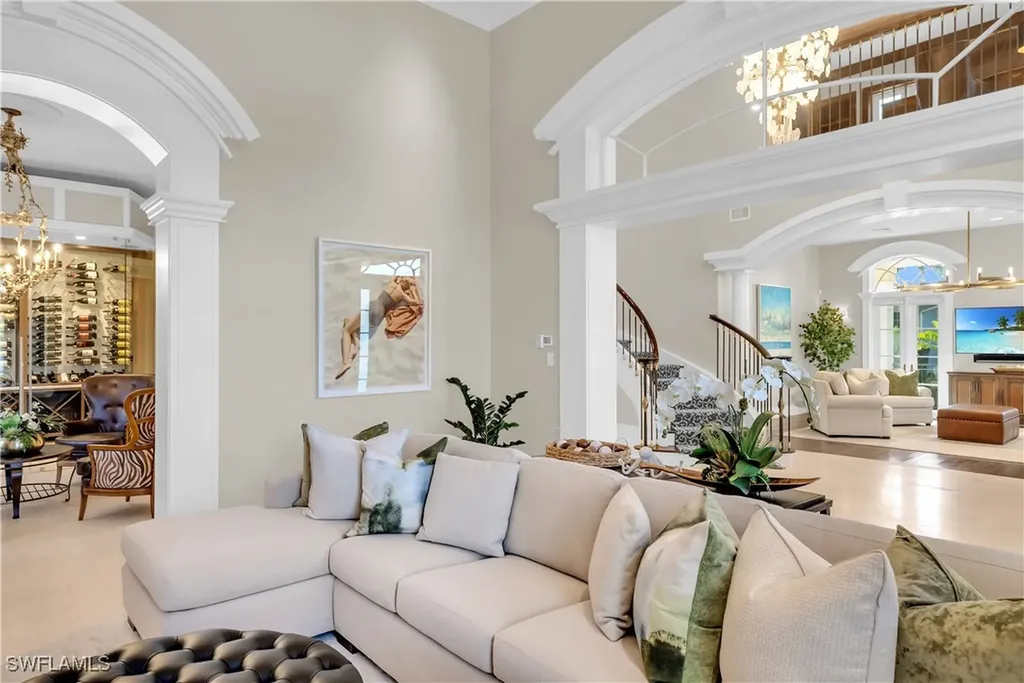 40 5th Avenue S Naples FL 34102