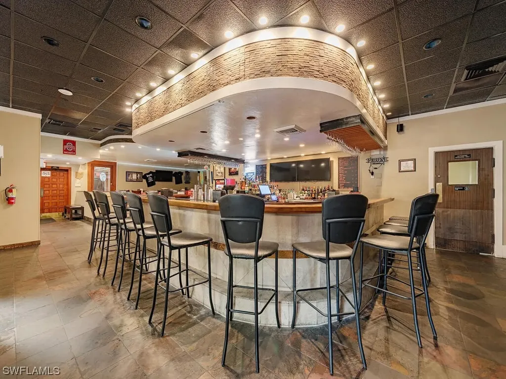 2555 Tamiami Trail N Naples FL 34103