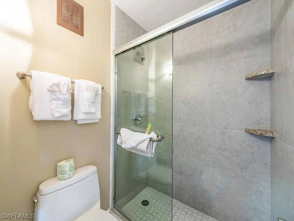 2555 Tamiami Trail N Naples FL 34103