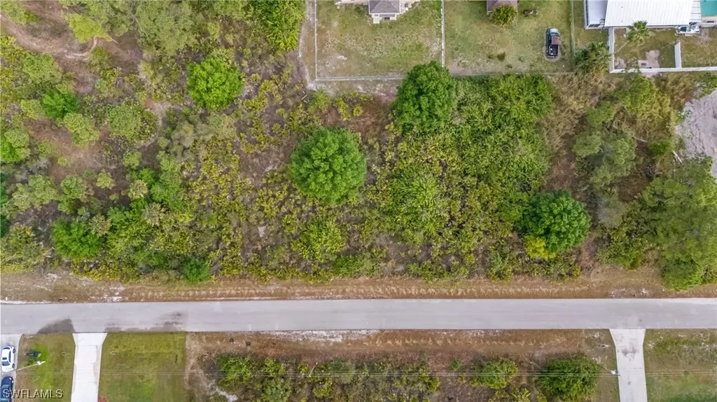 Lehigh Acres FL, 861 Carbon Street E