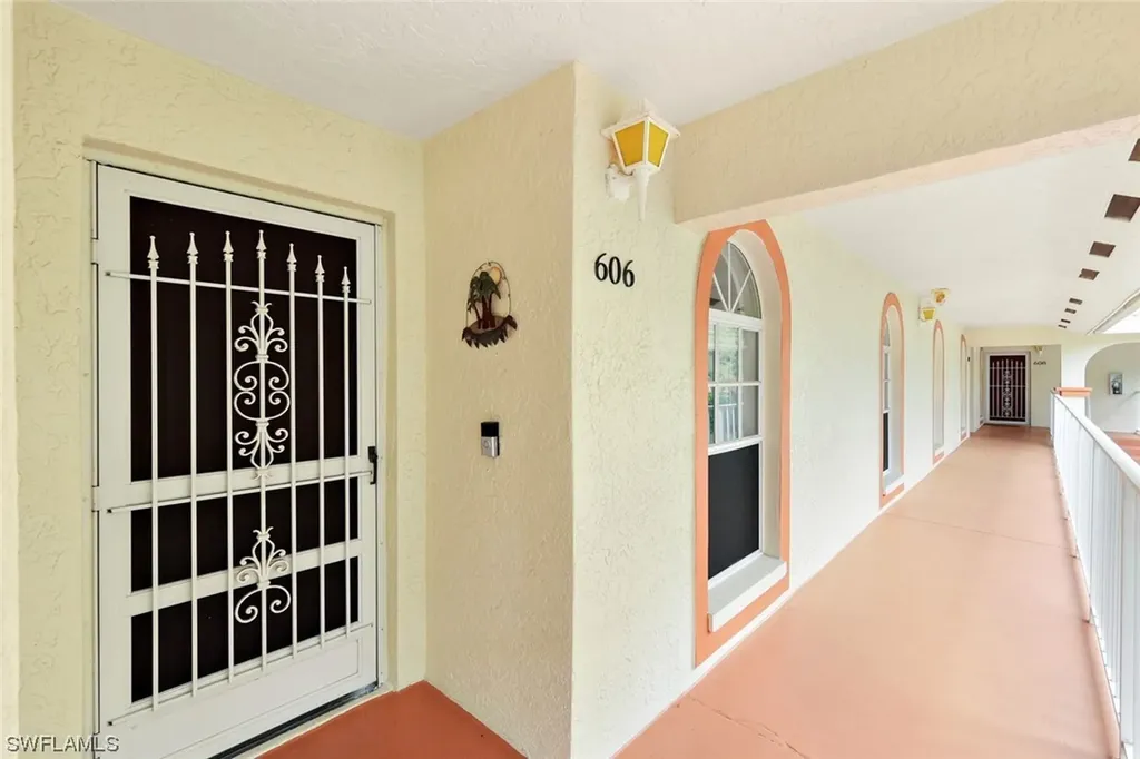 721 Mardel Drive Naples FL 34104