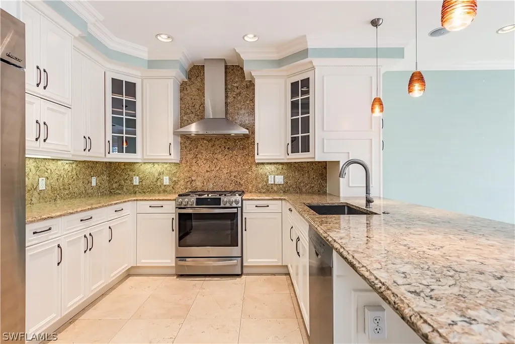 460 11th Avenue S Naples FL 34102