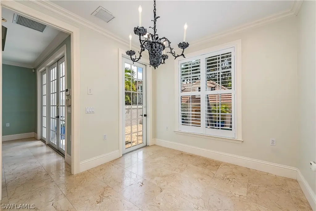 460 11th Avenue S Naples FL 34102